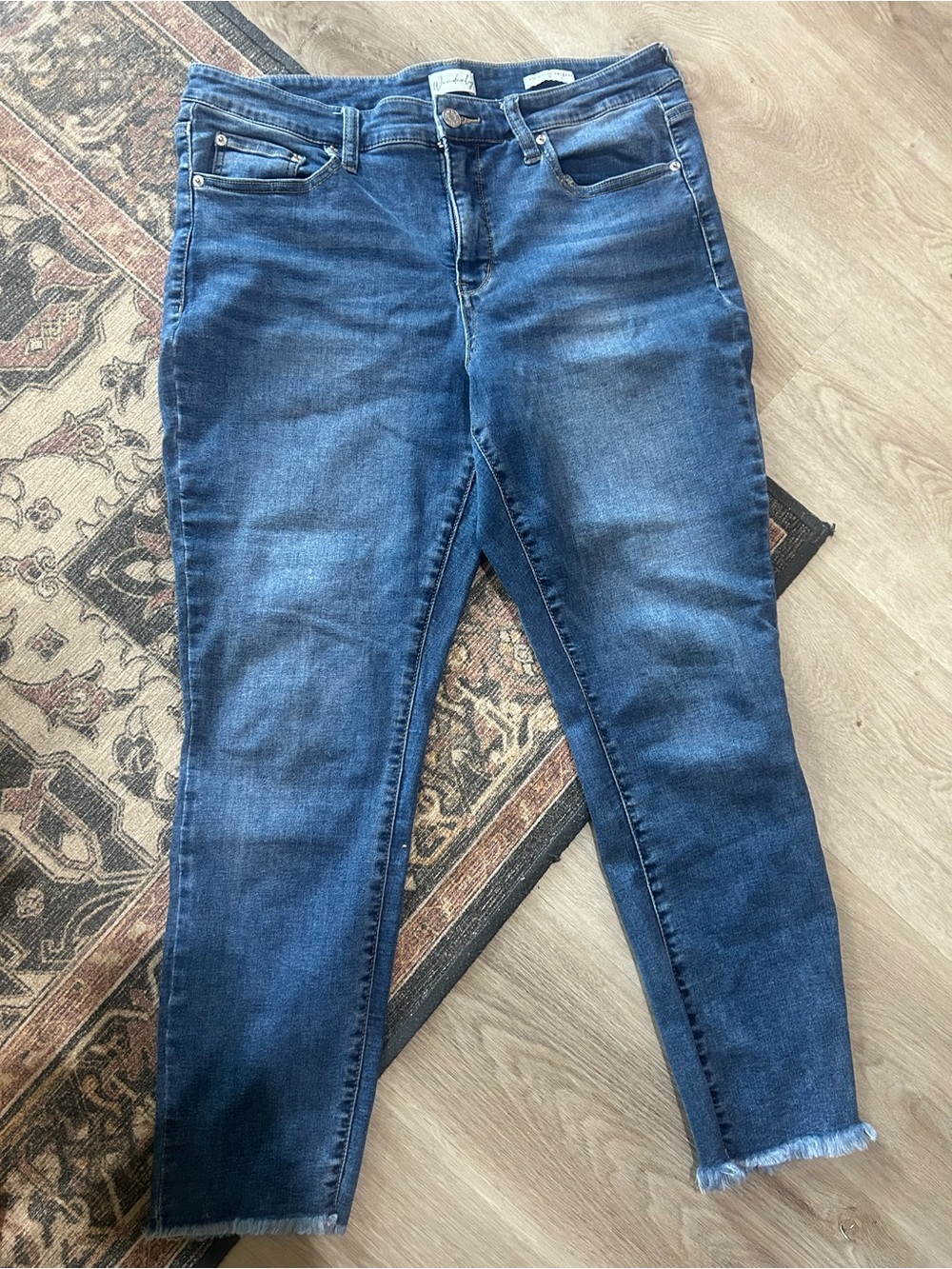 Wonderly Women’s Skinny Jeans in Dark Blue Wash